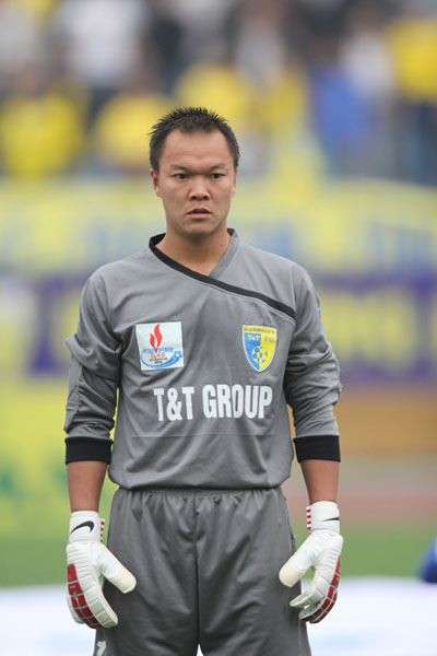 Năm nay đã 32 tuổi, nhưng có thể thấy phong độ của thủ môn Dương Hồng Sơn vẫn rất ổn định. Anh đanh quyết tâm cùng với Hà Nội T&T giành chức vô địch V-League 2012.